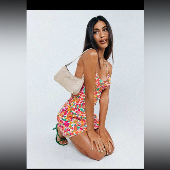 Floral dress never worn brand new. - Picture 3 of 8